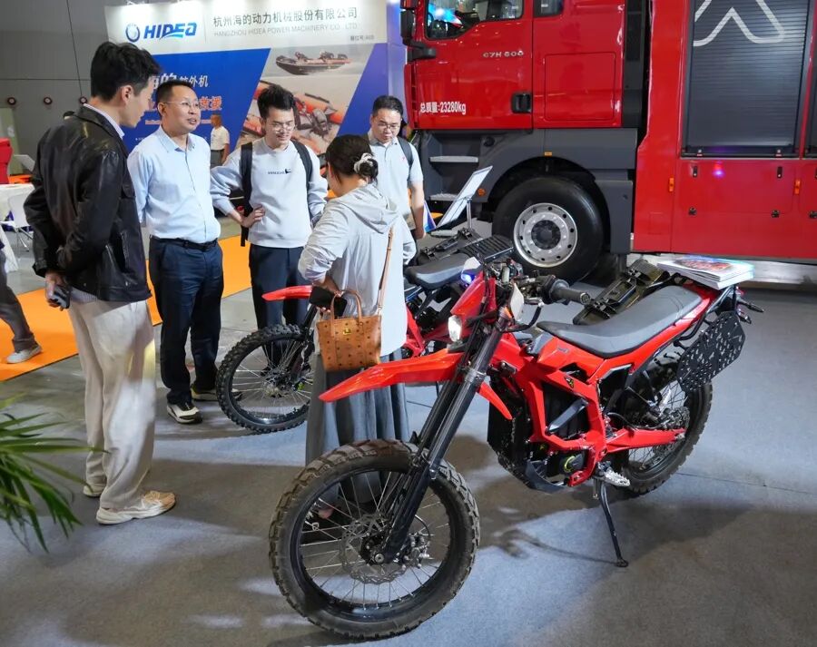 消防越野摩托车