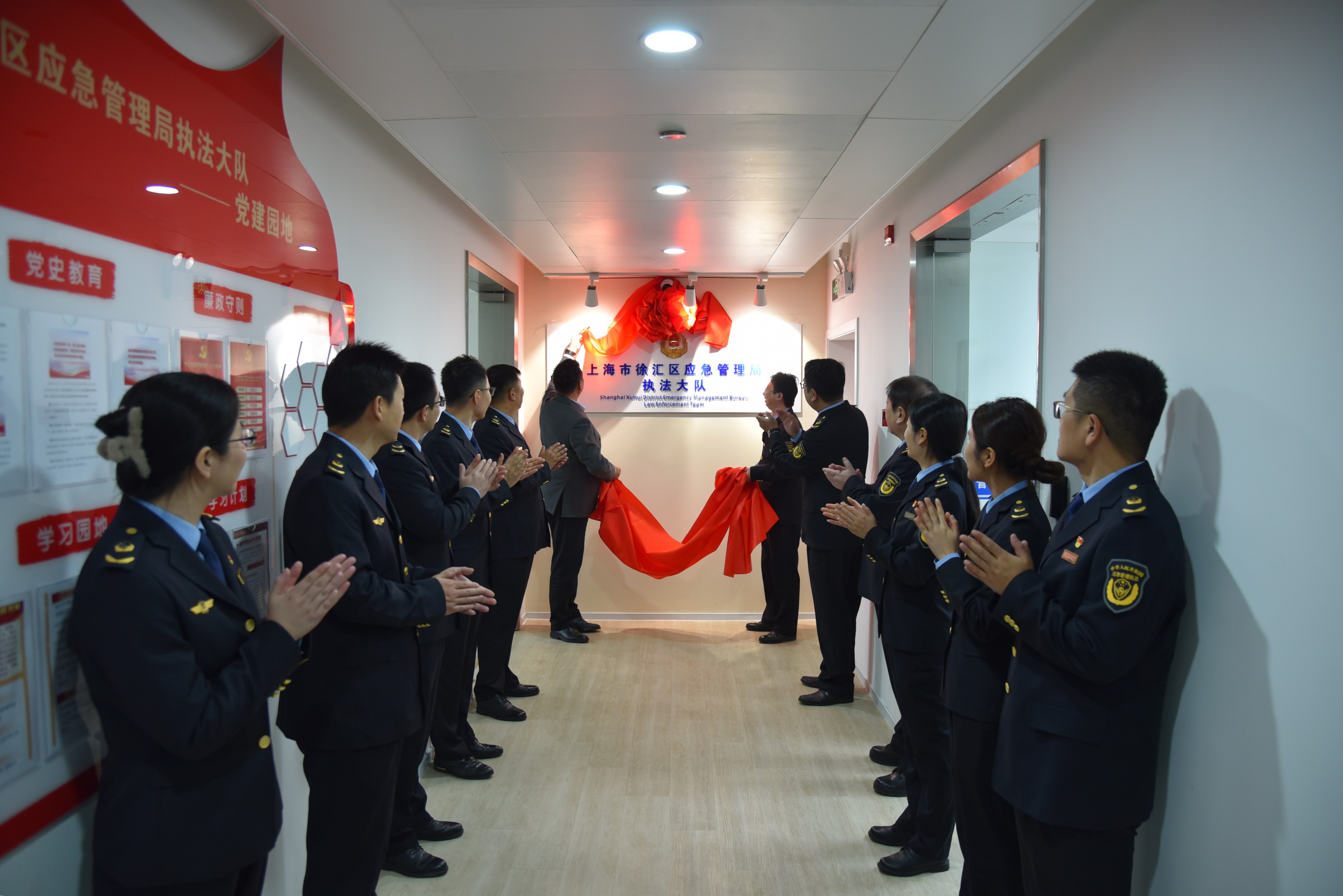 牌_副本.jpg 牌_副本.jpg