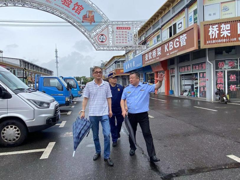 1976845553.jpg 1976845553.jpg